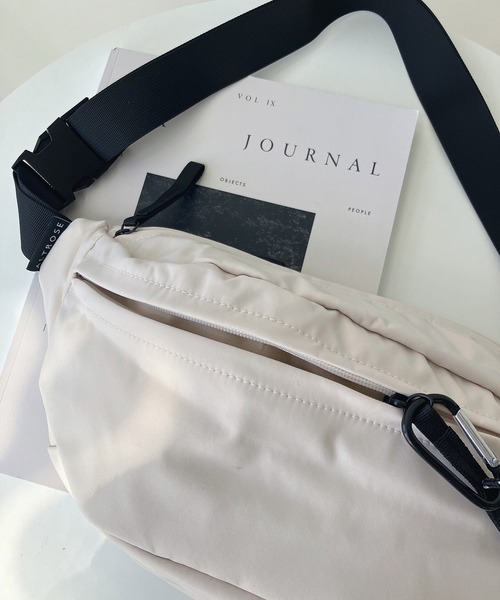 AS KNOW AS plus（アズノゥアズプラス）の「☆ナイロン ボディバッグ（ボディバッグ/ウエストポーチ・レディース・ブラック/アイボリー/カーキ/グレー/シルバー/ブラック系その他2/ブラック系その他/ベージュ/レオパード・FREE）」の14枚目の写真