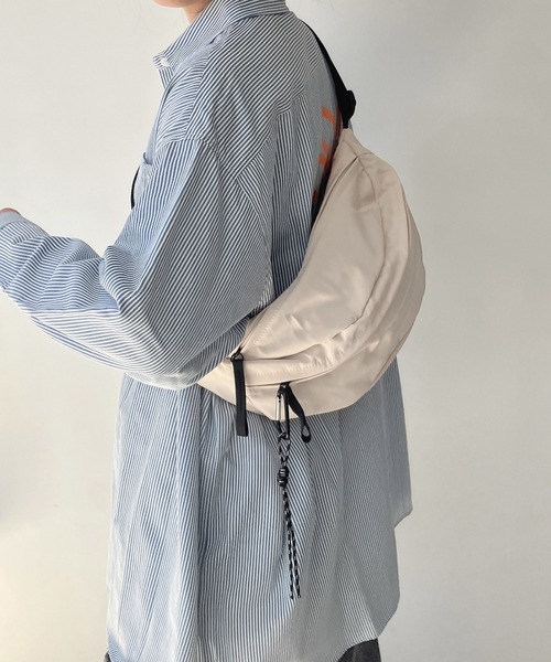 AS KNOW AS plus（アズノゥアズプラス）の「☆ナイロン ボディバッグ（ボディバッグ/ウエストポーチ・レディース・ブラック/アイボリー/カーキ/グレー/シルバー/ブラック系その他2/ブラック系その他/ベージュ/レオパード・FREE）」の21枚目の写真