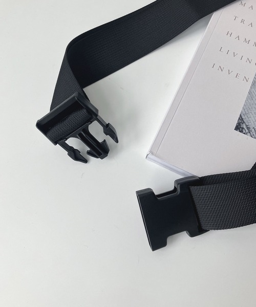 AS KNOW AS plus（アズノゥアズプラス）の「☆ナイロン ボディバッグ（ボディバッグ/ウエストポーチ・レディース・ブラック/アイボリー/カーキ/グレー/シルバー/ブラック系その他2/ブラック系その他/ベージュ/レオパード・FREE）」の11枚目の写真