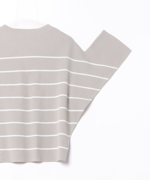 Settimissimo（セッティミッシモ）の「アップスリーブ バックロゴ ボーダー 半袖ニット（Tシャツ/カットソー・レディース・オフホワイト/グレー・FREE）」の4枚目の写真