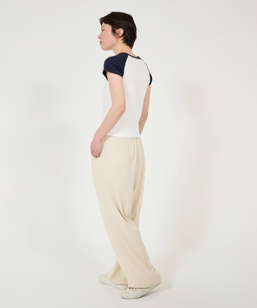 TINA:JOJUN(ティーナジョジュン)の「プリント リブラグランTシャツ TINA:JOJUN(Tシャツ/カットソー・レディース・ホワイト/ネイビー・M)」の19枚目の写真