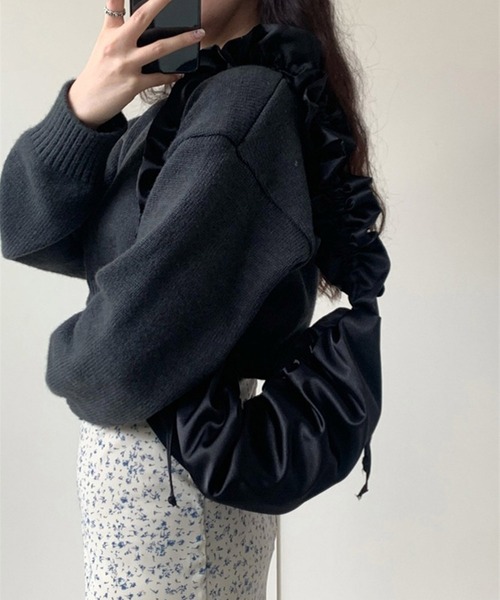 Dita Muaj.(ディータムアージュ)の「フリルショルダーバッグ(ショルダーバッグ・レディース・パープル/ブラック/アイボリー・FREE)」の2枚目の写真