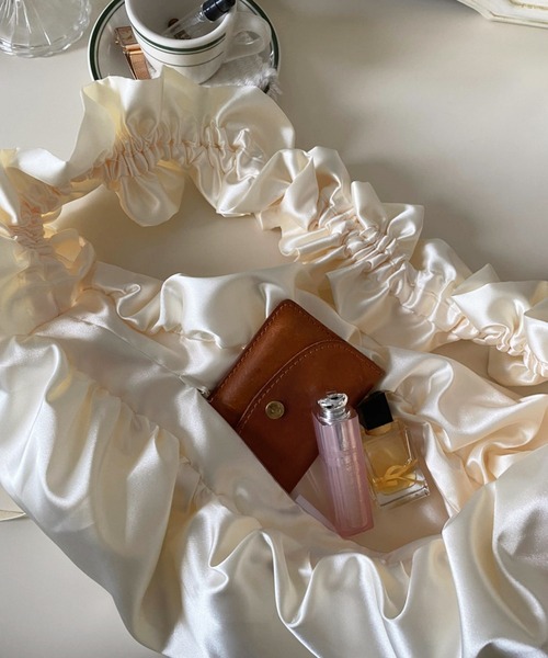 Dita Muaj.(ディータムアージュ)の「フリルショルダーバッグ(ショルダーバッグ・レディース・パープル/ブラック/アイボリー・FREE)」の12枚目の写真