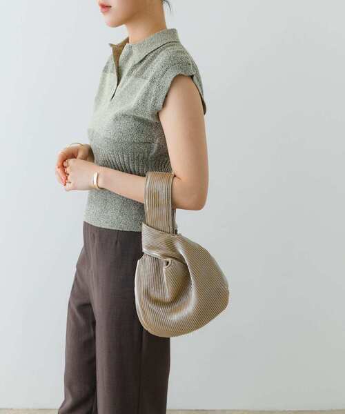 RODE SKO(ロデスコ)の「メタリックプリーツバッグ(ハンドバッグ・レディース・ブラック/ゴールド/ブラウン・ONE)」の10枚目の写真