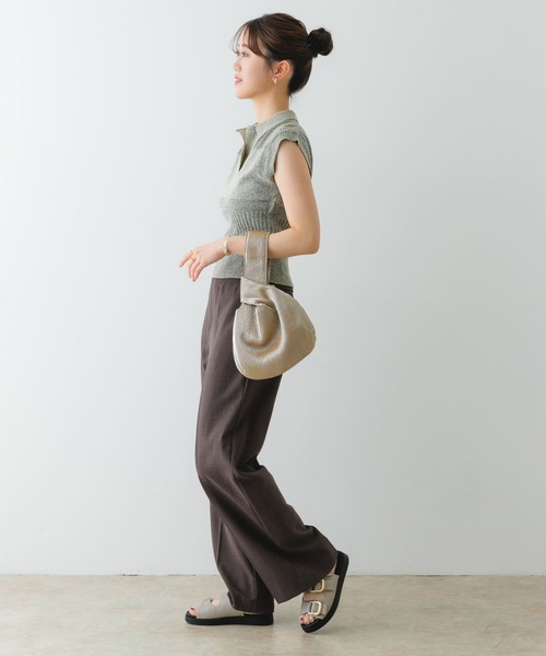 RODE SKO(ロデスコ)の「メタリックプリーツバッグ(ハンドバッグ・レディース・ブラック/ゴールド/ブラウン・ONE)」の13枚目の写真