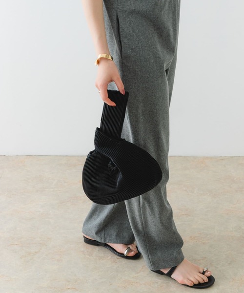 RODE SKO(ロデスコ)の「メタリックプリーツバッグ(ハンドバッグ・レディース・ブラック/ゴールド/ブラウン・ONE)」の21枚目の写真