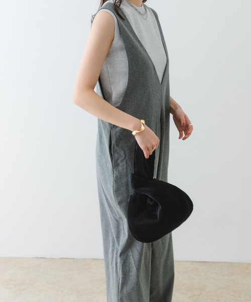 RODE SKO(ロデスコ)の「メタリックプリーツバッグ(ハンドバッグ・レディース・ブラック/ゴールド/ブラウン・ONE)」の22枚目の写真