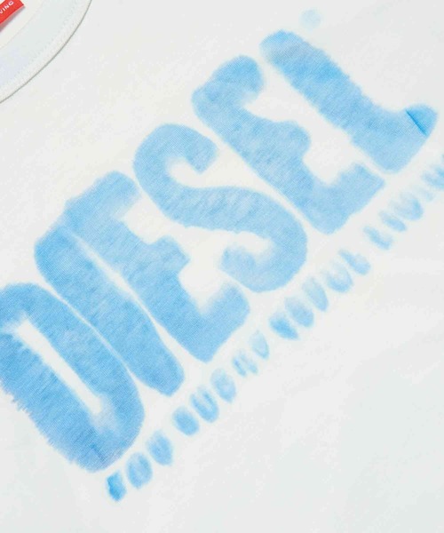 DIESEL KIDS(ディーゼルキッズ)の「DIESEL(ディーゼル)Kids & Junior ブランドロゴ半袖Tシャツカットソー(Tシャツ/カットソー・キッズ・ライトグレー/ライトブルー/ライトイエロー/グリーン・4Y/6Y/8Y/10Y/12Y/14Y/16Y)」の6枚目の写真