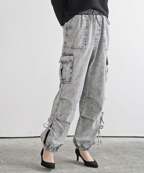 rps(アールピーエス)の「サイドリボンデニムカーゴパンツ(カーゴパンツ・レディース・ブルー系その他/ブラック/ブルー/グレー・フリー)」の3枚目の写真