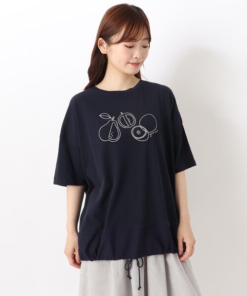 one'sterrace(ワンズテラス)の「モチーフ刺繍プルオーバー(Tシャツ/カットソー・レディース・ライトグレー系8/ネイビー系5/レッド系9・02)」の1枚目の写真