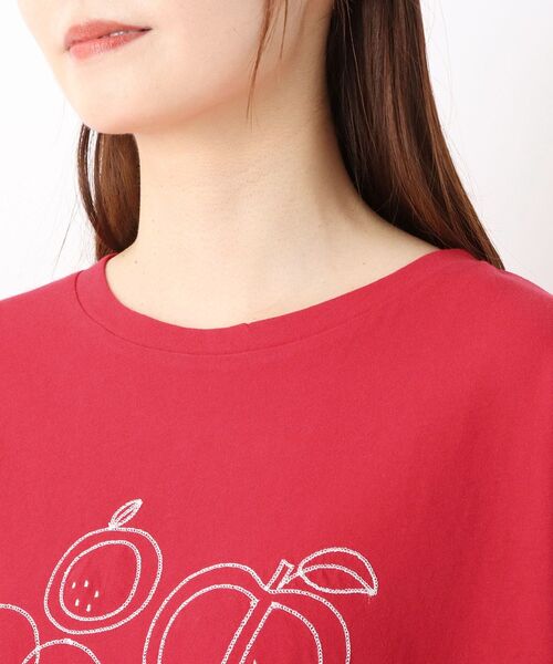 one'sterrace(ワンズテラス)の「モチーフ刺繍プルオーバー(Tシャツ/カットソー・レディース・ライトグレー系8/ネイビー系5/レッド系9・02)」の7枚目の写真