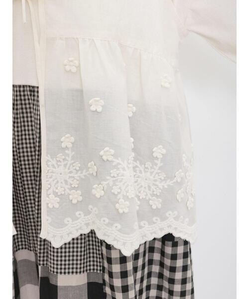 Samansa Mos2（サマンサ モスモス）の「刺繍リボンベスト（ベスト・レディース・チャコールグレー/キナリ/オフホワイト・F）」の14枚目の写真