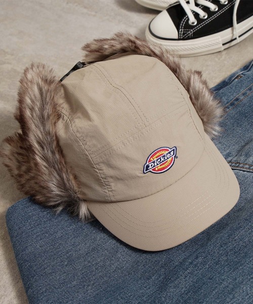 Dickies(ディッキーズ)の「【Dickies】EX FUR EARMUFF JET CAP/ロゴ/ジェットキャップ/ファー付き/フリーサイズ/帽子/ディッキーズ(キャップ・メンズ・レンガ/ブラック/ベージュ/カーキ・FREE)」の2枚目の写真