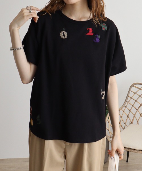 イチニーサン刺繍ドルマンTシャツ emago トップス Tシャツ 半袖 刺繍 大人の ナチュラル カジュアル 数字 ネコカップ刺繍ドルマンTシャツ レディース トップス 半袖 大人