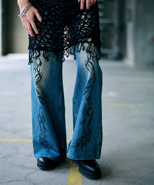 HARE(ハレ)の「【UNDERGROUND MODE】トライバルプリントデニムパンツ(HARE)(デニムパンツ・メンズ・ブラック/ブルー・SMALL/MEDIUM)」の10枚目の写真