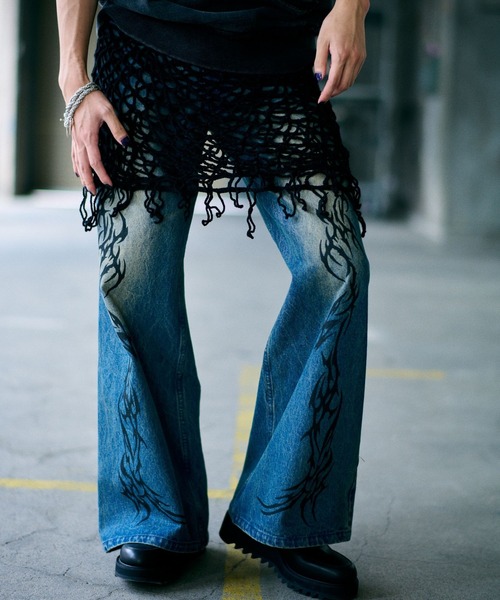 HARE(ハレ)の「【UNDERGROUND MODE】トライバルプリントデニムパンツ(HARE)(デニムパンツ・メンズ・ブラック/ブルー・SMALL/MEDIUM)」の11枚目の写真