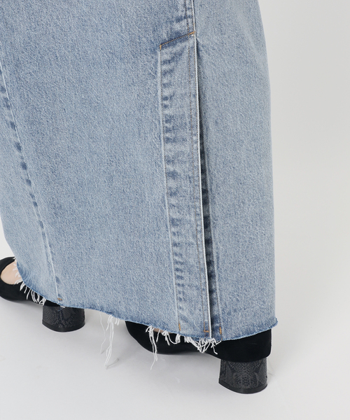 B.C STOCK(ベーセーストック)の「DU JOUR/デュ ジュール LEAN FOIL JEAN SKIRT(デニムスカート・レディース・ブラック/ブルー・36/38/MEDIUM/SMALL)」の4枚目の写真