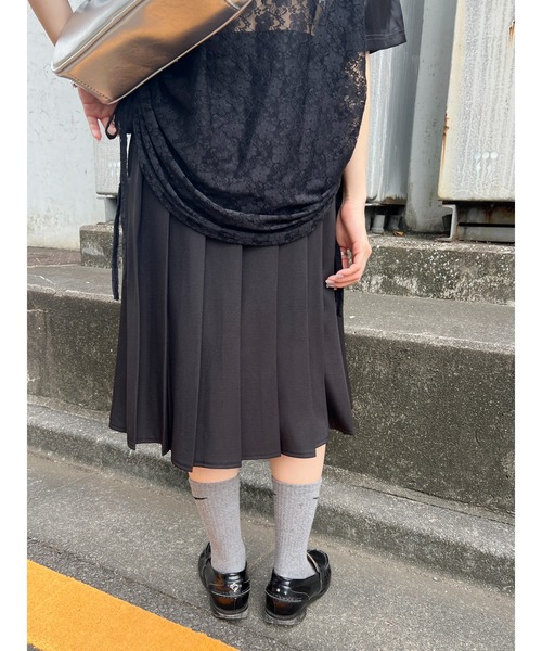WC(ダブル シー)の「ミドルプリーツスカート【EC限定カラーあり】(スカート・レディース・ブラック/レッド/スミクロ・FREE)」の6枚目の写真