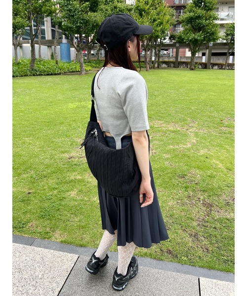 WC(ダブル シー)の「ミドルプリーツスカート【EC限定カラーあり】(スカート・レディース・ブラック/レッド/スミクロ・FREE)」の12枚目の写真