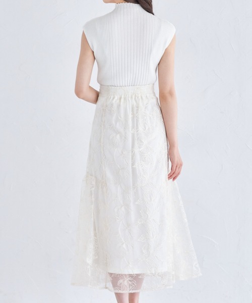 tocco closet(トッコ クローゼット)の「フラワーライン刺繍サイドギャザーフレアスカート(スカート・レディース・ピンク/アイボリー/グレイッシュブルー・M)」の9枚目の写真
