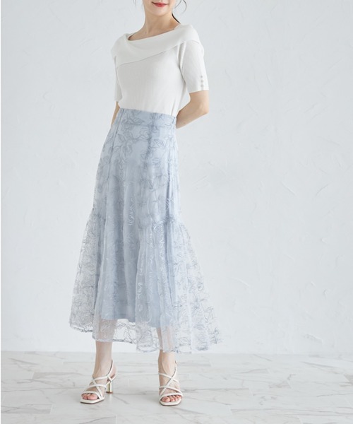 tocco closet(トッコ クローゼット)の「フラワーライン刺繍サイドギャザーフレアスカート(スカート・レディース・ピンク/アイボリー/グレイッシュブルー・M)」の7枚目の写真