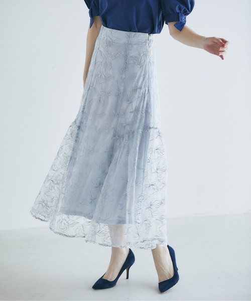 tocco closet(トッコ クローゼット)の「フラワーライン刺繍サイドギャザーフレアスカート(スカート・レディース・ピンク/アイボリー/グレイッシュブルー・M)」の4枚目の写真