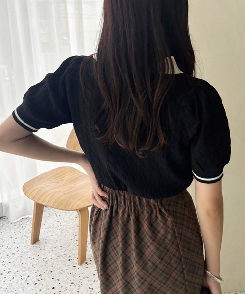 one after another NICE CLAUP(ワンアフターアナザーナイスクラップ)の「ハートボタンケーブルポロニット(ニット/セーター・レディース・ブラック/ブラウン/レッド/ピンク/オフホワイト・FREE)」の11枚目の写真