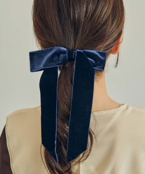 GOLDY（ゴールディ）の「ベロア ロング レングス リボン ヘアカフ（ヘアゴム・レディース・ブルー/ピンク/レッド/ブラック/ベージュ・FREE）」の3枚目の写真
