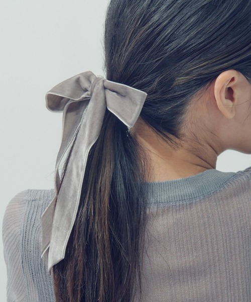GOLDY(ゴールディ)の「ベロア ロング レングス リボン ヘアカフ(ヘアゴム・レディース・ブルー/ピンク/レッド/ブラック/ベージュ・FREE)」の8枚目の写真