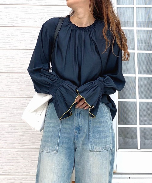 Q(キュー)の「キャンディースリーブブラウス(シャツ/ブラウス・レディース・ネイビー/ホワイト・MEDIUM)」の2枚目の写真