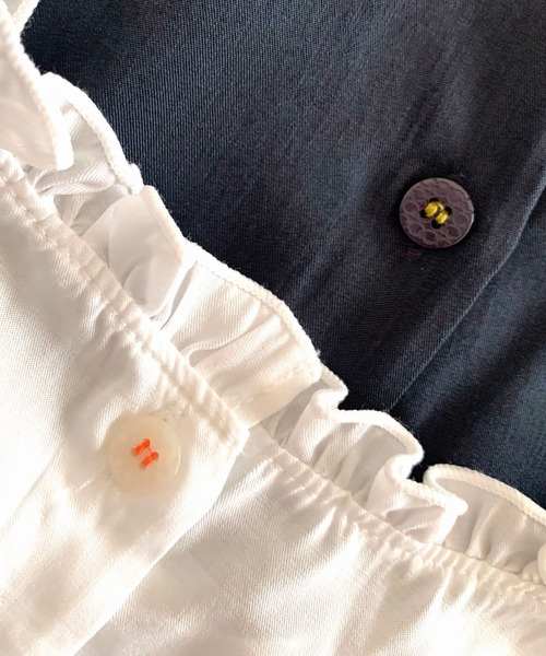 Q(キュー)の「キャンディースリーブブラウス(シャツ/ブラウス・レディース・ネイビー/ホワイト・MEDIUM)」の9枚目の写真