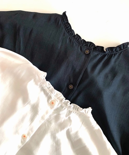 Q(キュー)の「キャンディースリーブブラウス(シャツ/ブラウス・レディース・ネイビー/ホワイト・MEDIUM)」の8枚目の写真