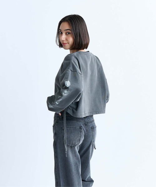 ROXY（ロキシー）の「OASIS FOUND/ロキシーショート丈スウェットトレーナー（スウェット・レディース・ホワイト/ブラック・MEDIUM/LARGE/SMALL）」の5枚目の写真