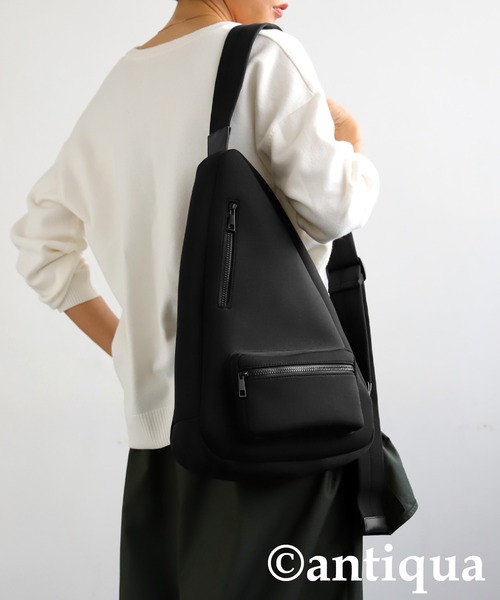 antiqua(アンティカ)の「マシュマロショルダーバッグ(ショルダーバッグ・レディース・ブラック・ONESIZE)」の9枚目の写真