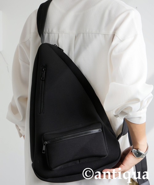 antiqua(アンティカ)の「マシュマロショルダーバッグ(ショルダーバッグ・レディース・ブラック・ONESIZE)」の13枚目の写真