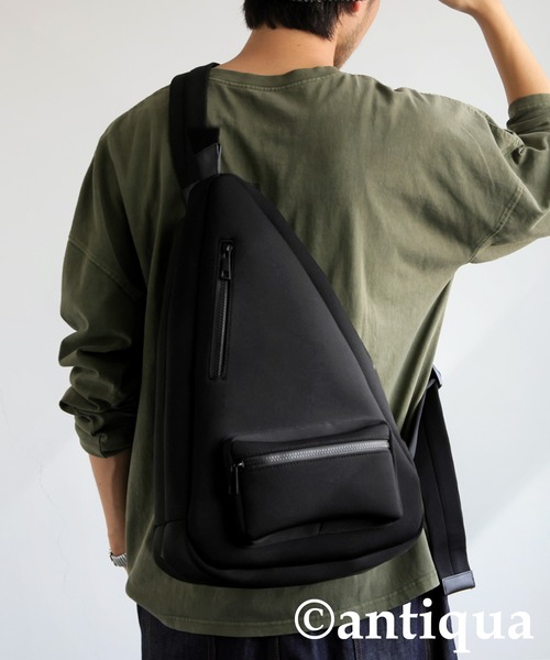 antiqua(アンティカ)の「マシュマロショルダーバッグ(ショルダーバッグ・レディース・ブラック・ONESIZE)」の22枚目の写真