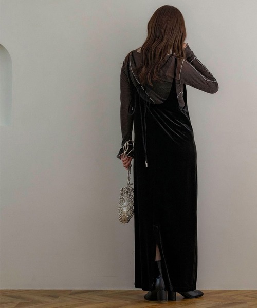 NOAHL(ノアル)の「【NOAHL】ベロアキャミワンピース(ワンピース・レディース・ダークグリーン/グレイッシュベージュ/ブラック/ダークブラウン/ダークグレー・S/M)」の1枚目の写真