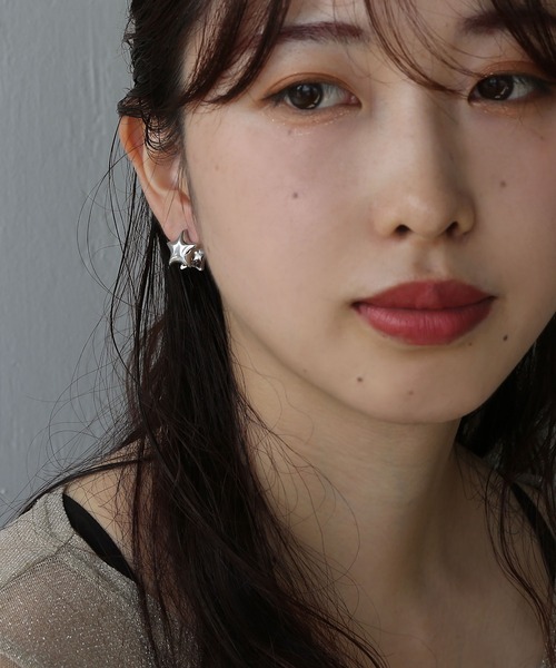 colleca la（コレカラ）の「[stainless]ステンレス・両面スター ワンタッチピアス〈金属アレルギー対応〉（ピアス（両耳用）・レディース・シルバー/ゴールド・FREE）」の3枚目の写真