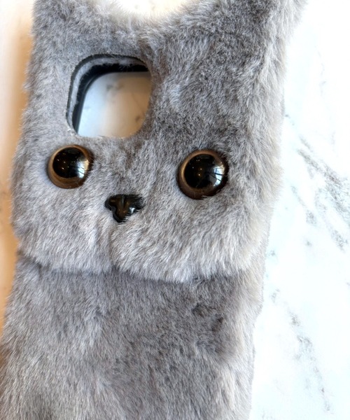 lit.Cy(リットシー)の「猫ちゃん ファー スマホケース iPhoneケース(スマホケース/カバー・レディース・オフホワイト/グレー/ブラック・iPhone 14 Pro/iPhone 15 Pro/iPhone 15/iPhone 12/12 Pro/iPhone 13/14/iPhone 13 Pro)」の7枚目の写真