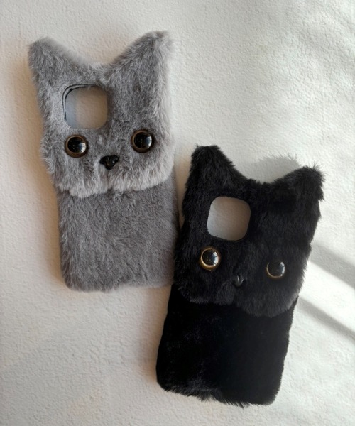 lit.Cy(リットシー)の「猫ちゃん ファー スマホケース iPhoneケース(スマホケース/カバー・レディース・オフホワイト/グレー/ブラック・iPhone 14 Pro/iPhone 15 Pro/iPhone 15/iPhone 12/12 Pro/iPhone 13/14/iPhone 13 Pro)」の6枚目の写真