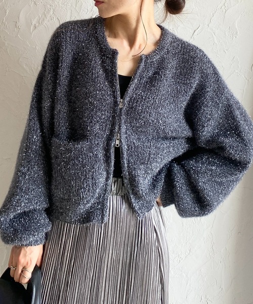 She's Closet(シーズクローゼット)の「長袖ショート丈ダブルジップアップラメシャギーニットカーディガン(カーディガン/ボレロ・レディース・チャコール/シルバー/アイボリー/ブラック・FREE)」の3枚目の写真