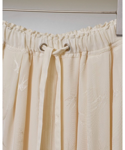 TODAYFUL（トゥデイフル）の「Swallow Satin Pants（その他パンツ・レディース・サックスブルー/バーガンディー/キナリ・36inch/38inch）」の15枚目の写真