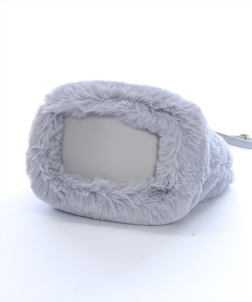 clear（クリア）の「ファーショルダーバッグ [ふんわり 程よい収納力 デイリー フェミニン 大人]≪2024AW≫（ショルダーバッグ・レディース・グレー/アイボリー・F）」の3枚目の写真