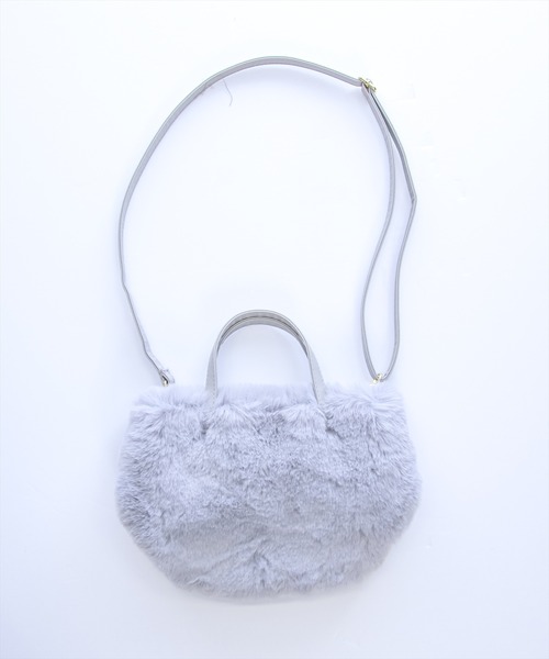 clear（クリア）の「ファーショルダーバッグ [ふんわり 程よい収納力 デイリー フェミニン 大人]≪2024AW≫（ショルダーバッグ・レディース・グレー/アイボリー・F）」の5枚目の写真