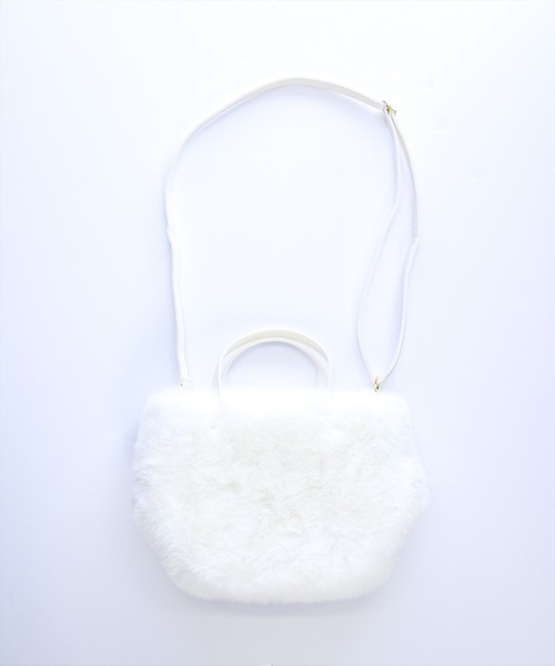 clear（クリア）の「ファーショルダーバッグ [ふんわり 程よい収納力 デイリー フェミニン 大人]≪2024AW≫（ショルダーバッグ・レディース・グレー/アイボリー・F）」の6枚目の写真