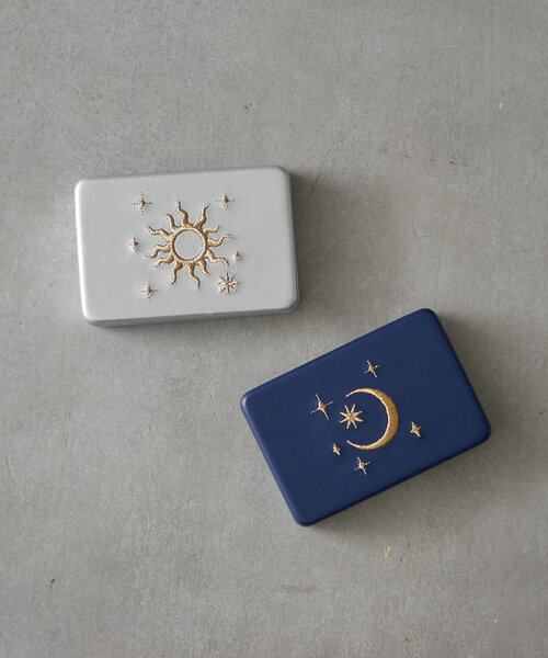BIRTHDAY BAR(バースデイバー)の「SUN&MOON small case(ポーチ・レディース・シルバー系その他/ネイビー・0)」の3枚目の写真