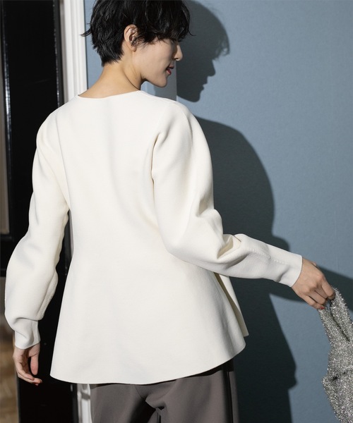 OPAQUE.CLIP(オペークドットクリップ)の「◆《5color》シームレスペプラムニット【洗濯機洗い可】(ニット/セーター・レディース・レッド系1/ブルー系その他7/オフホワイト/ネイビー/ブラック・42/38/40)」の19枚目の写真