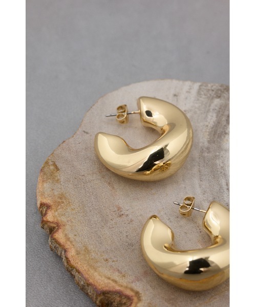 AZUL by moussy（アズールバイマウジー）の「ボリュームニュアンスフープピアス（ピアス（両耳用）・レディース・シルバー/ゴールド系その他・FREE）」の6枚目の写真
