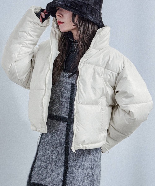 Fashion Letter（ファッションレター）の「メタリックカラー ショートダウンジャケット（ダウンジャケット/コート・レディース・ブラック/オフホワイト/シルバー・M）」の6枚目の写真