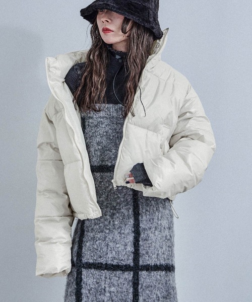 Fashion Letter（ファッションレター）の「メタリックカラー ショートダウンジャケット（ダウンジャケット/コート・レディース・ブラック/オフホワイト/シルバー・M）」の8枚目の写真